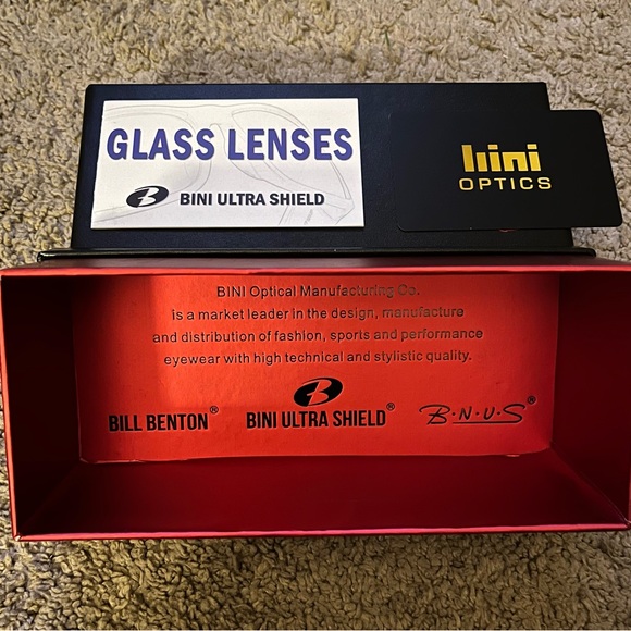 High Contrast Polarized Sunglasses - Picture 3 of 3